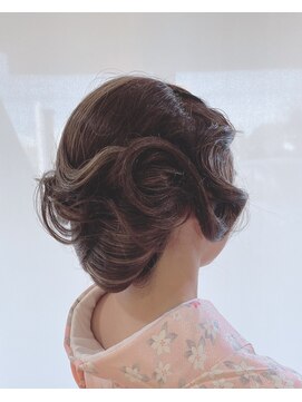 エニル(ENYL) クラシカルなフィンガーウェーブ風抱き合わせアレンジヘア