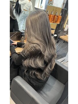 ラピス 大阪心斎橋店(Lapis) アッシュ／グレー／髪質改善／ヨシンモリ／エクステ／レイヤー