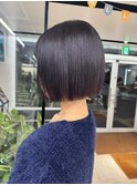 ピンクハッシュカットくびれショートヨシンモリ