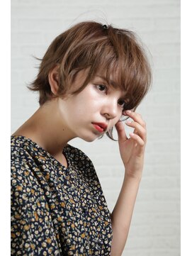 エスト(est) 小顔 ラフショ-ト ブランジュ カラー