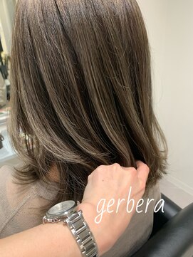 ガーベラ(gerbera) デザイン/バレイヤージュかきあげヘア