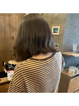 スウェル(SWELL) 鎖骨ミディアム/シアーグレージュ/ダークグレージュ