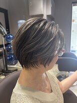 ショコララテ&nbsp;白髪世代の救世主！白髪ぼかしハイライト×ショートレイヤー！