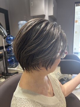 ショコララテ 白髪世代の救世主！白髪ぼかしハイライト×ショートレイヤー！