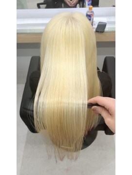 クシュ 所沢西口プロぺ通り(kusyu... ) ヘーゼルグレージュホワイトシルバーホワイトブロンド浴衣ヘア