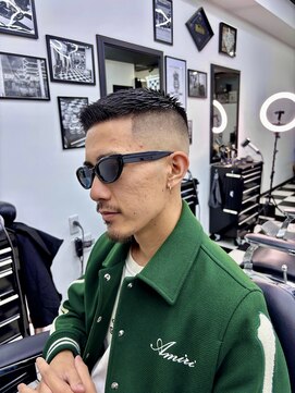 キングコング バーバーショップ バイ アルバレス(KING KONG BARBERSHOP by ALVAREZ) フェザーアップ/スキンフェード/メンズカット/所沢市/小手指入間
