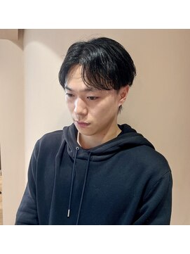 レジナヴィータ 栄(Reginavita) 毛流れセンターパート