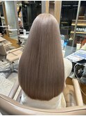 ホワイトベージュ顔まわりチョコブラウンミディアムレイヤー