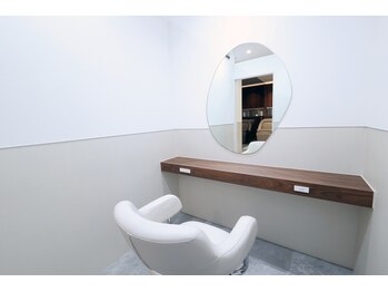 サロウィン 郡山店(SALOWIN)の写真/マンツーマン施術だから安心◎半個室空間で、理想のスタイルを叶える特別なサロン体験を★