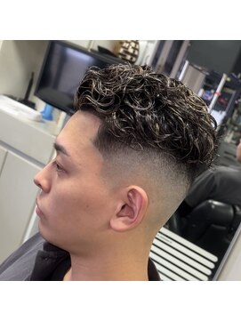 ザ クラフトバーバーショップ(THE CRAFT BARBERSHOP) ウェーブパーマ バーバースタイル