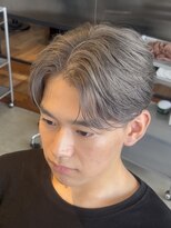 ボーイ(BOY) フェザーショート×グレーシルバー/センターパート/名古屋/栄