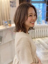 ユーシャンボール(U-CHAMBORD) ミディアムレイヤー×くすみグレージュ