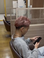 カイノ プラットプラット店(KAINO)&nbsp;ワンブリーチピンクベージュ×テーパーフェード