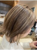 切りっぱなしボブ×大人ハイライトカラー