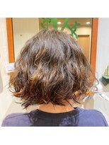 アイノベル(‘Inovel’)&nbsp;デザインカット+パーマ+トリートメント