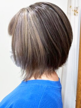 アルファ インタラクティブ エム フラワー(ALUFA interactive.M Flower) 30代40代脱白髪染めフェイスフレーミング前下がり大人ボブ