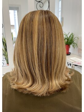 サロンドノア(Salon de NoA) ミディアムボブ