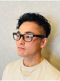 ワイルドアップバングスキンフェードアイロンパーマ爽やか