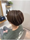 ピンクみを含む柔らかな、ウォーム系ベージュ（ブリック）