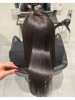 ニール(Neale.)&nbsp;ダークアッシュ艶髪02.24