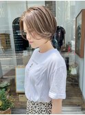 NUDE白髪ぼかし前髪なしショート細めハイライト大人ショートボブ