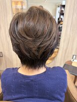 ラナ(LANA)&nbsp;明るめ白髪ぼかしでふんわりショート
