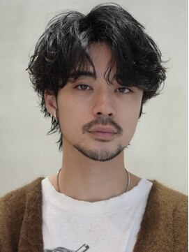 バイフィフス 原宿/表参道(by fifth) 原宿メンズパーマフェザーパーマセンターパートガイルヘアゆるめ