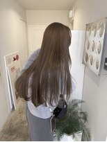 エイチ(H)&nbsp;ヘアカラーグレージュカチモリヘアレイヤーボブ50代ボーイッシュ