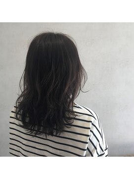 ライフ ウィズ ヘア(LIFE with HAIR) ラフアレンジで楽しむ軽やかセミロング