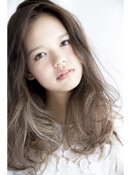 ビューティーアンドケアカロン(Beauty and Care CALON) アッシュベージュで動きを楽しむパリジェンヌスタイル