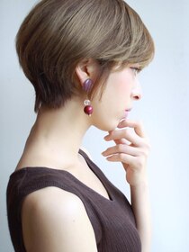 モリオ フロム ロンドン 成増店 【morio成増】ハイライト　耳かけショートボブ　小顔