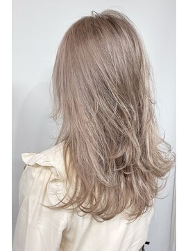 ルーブ トウキョウ(Loob. TOKYO) 【池袋】ハイトーンベージュ（ブリーチ+カラー）