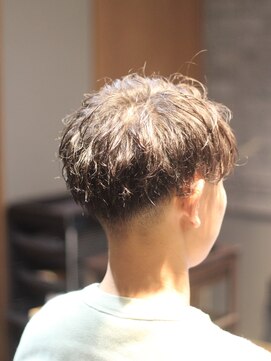 レオザバーバー(LEO the Barber) ソフトツイストスパイラルパーマ