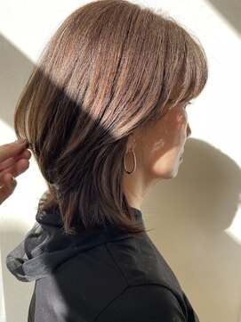 フェメ 立川(PHEME) 外ハネ/ミディアム/レイヤーミディアム/白髪ぼかし