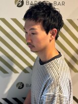 バーバーバー アカバネ(BARBER-BAR AKABANE)&nbsp;大人のくせ毛風ダウンスタイル シェービング アイブロウ