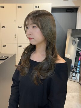 ディーエックス スリー(Dxxxx III) オリーブベージュ！透明感カラー