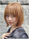 顔周りレイヤーカットくびれヘアミルクティーベージュカラー