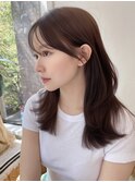ミディアム　レイヤーカット　外ハネ　前髪　オリーブベージュ