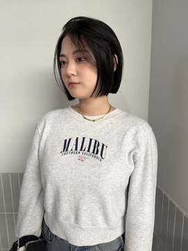 ステン(sten) 切りっぱなしボブ/前髪なし/ストレートボブ/黒髪ボブ/顎下ボブ