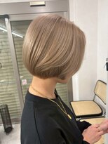 セイル(Sail) 透明感ベージュショートボブ