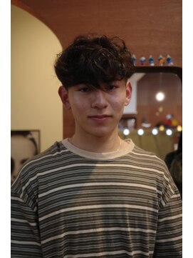 エディ(Edy) メンズマッシュ波巻きスパイラルパーマ外国人風眉毛カット岡山