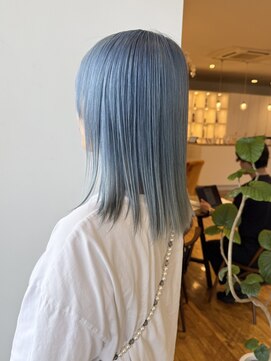 ルッツ(Lutz. hair design) 7/29 ホワイトブルー【千代田彩夏】