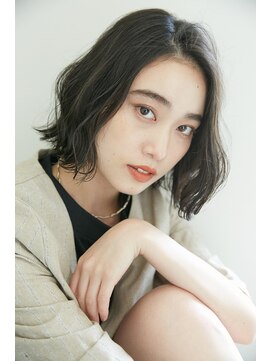 フィガロ ミリー 北生駒店(Figaro Mily) ヌーディーカラー × 切りっぱなしボブ