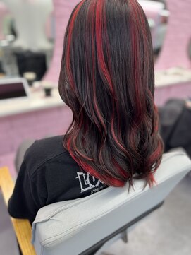 イロハ(IROHA) 【IROHA柏イロハ】黒髪に赤メッシュ☆