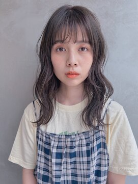 タス(tas) 透明感オリーブグレージュ