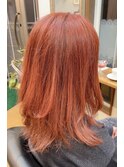 セミロングレイヤーレッドカラー