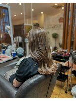 デザイナーズ ヘア リンクス 美容室リンクス(Designer's Hair LINK'S)&nbsp;明るめ筋感ハッキリのブリーチハイライト