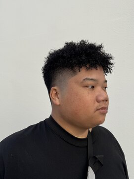 ローグ(Logue) スパイキーショートアフロ/針金パーマ/スキンフェード/バーバー