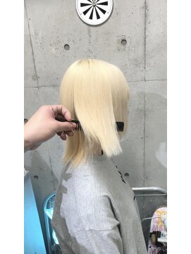 インク 渋谷(INK.) 鬼複雑履歴からのホワイトブロンド