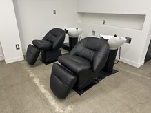 シム(sim)の雰囲気（ふわふわフルフラットのシャンプー台で日頃の疲れを癒します。）
